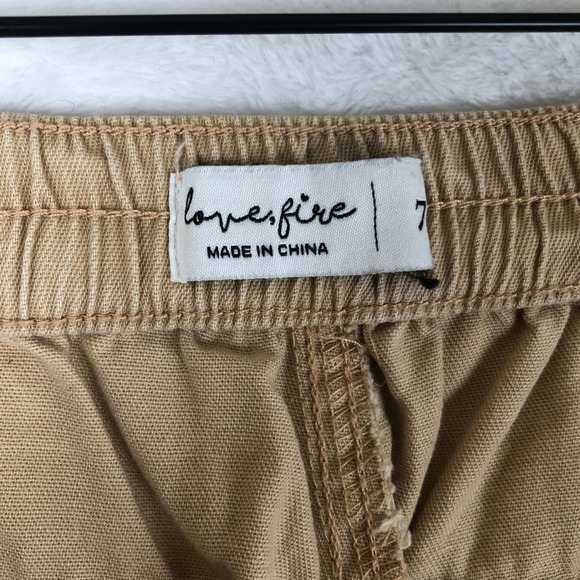 LOVE FIRE Wide Leg Cargo Pants Sz 7 28x31 Buckles Pockets Y2K Streetwear Grunge - Picture 6 of 12